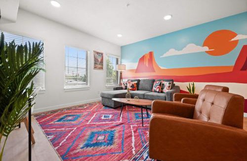People's Freeway House | SLC Townhome King BD 2 Car Garage