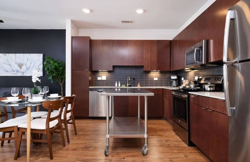 King William Apartment | Sleek 1BR-Southtown Near Rvrwalk, Dome & Conv