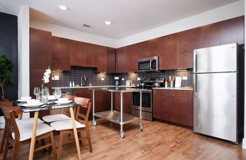 King William Apartment | Sleek 1BR-Southtown Near Rvrwalk, Dome & Conv