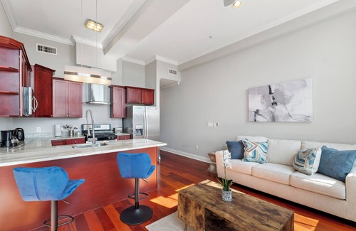 Olde Kensington Apartment | Sleek 1BR w/Rooftop Amenities