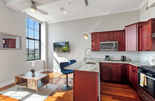 Olde Kensington Apartment | Sleek 1BR w/Rooftop Amenities