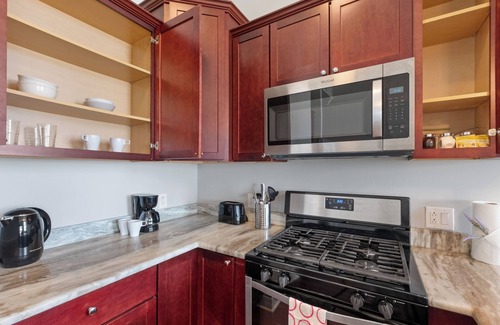 Olde Kensington Apartment | Sleek 1BR w/Rooftop Amenities
