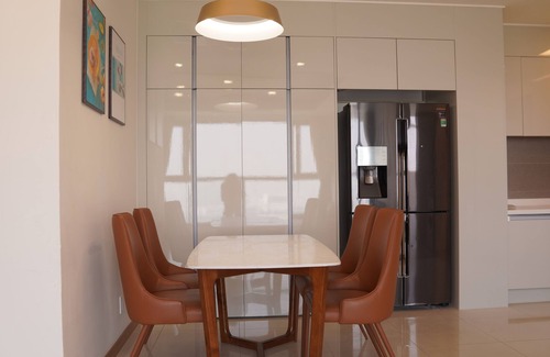 Xuan Tao Apartment | Sleek 2BR Hideaway in Starlake Daewoo's Most Exclusive Enclave
