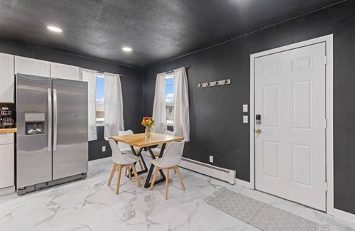 University Area House | "Sleek and Modern UMED Retreat: Black and White Beauty"