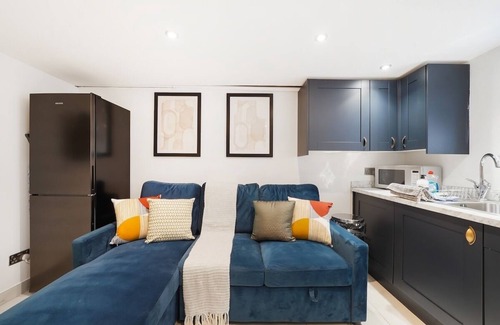 Castleford Apartment | Sleek and Stylish Yorkshire Gem - Sleeps 4