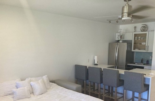 Marco Island Condo | SLEEK AND TRENDY - Efficiency Condo in Popular Marco Island Complex