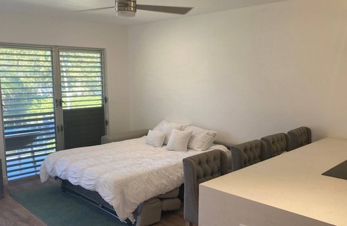 Marco Island Condo | SLEEK AND TRENDY - Efficiency Condo in Popular Marco Island Complex