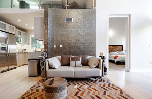 Miracle Mile Apartment | Sleek Art Loft in Beverly Grove