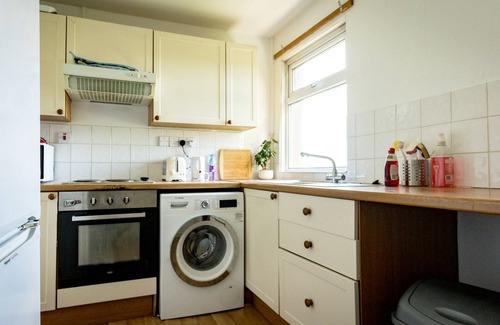Filton Apartment | Sleek Bristol Getaway on Gloucester Rd