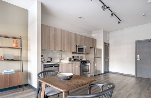 Wicker Park Apartment | Sleek Bucktown 1BR w/ Roof & BBQ, nr Blue Line, by Blueground