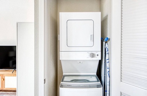 Capitol Hill Apartment | Sleek Capitol Hill 1BR w/ W/D, 4 blocks from Cheesman Park, by Blueground