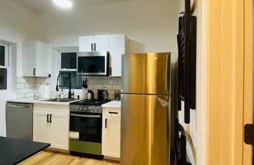 East Stroudsburg Apartment | Sleek & Chic in the Poconos