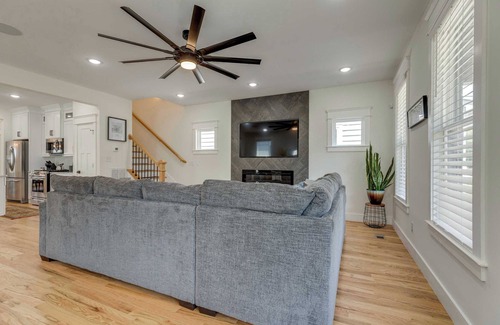 Cleveland Park House | Sleek & Convenient East Nashville Home
