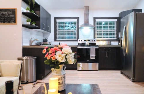 Urban Core House | Sleek Designer Loft: PS-5, Arcade, and Luxury Amenities/Downtown Jacksonville