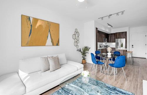 Doral Apartment | Sleek Doral Retreat 1 Bed Oasis With Free Parking