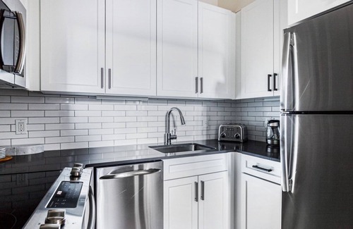 Downtown Boston Apartment | Sleek Downtown 1BR w/W/D, Doorman, near Chinatown T, by Blueground