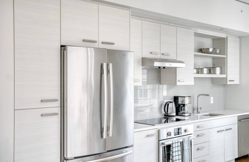 Downtown Seattle Apartment | Sleek Downtown 2BR w/Gym, W/D & BBQ, near Dining & Shops, by Blueground