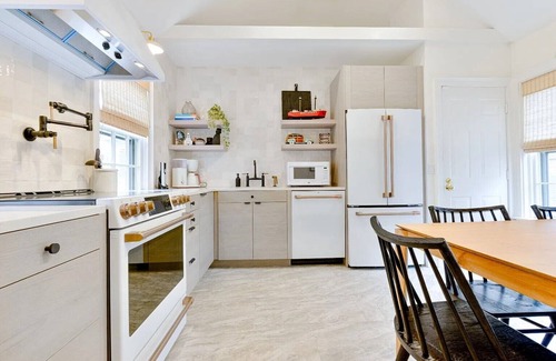 Nantucket Town Apartment | Sleek Downtown Nantucket Condo