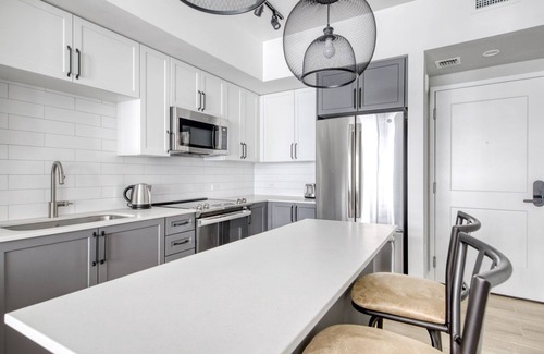 Downtown Fort Lauderdale Apartment | Sleek Downtown Fort Lauderdale Studio w/W/D, Pool & Gym, by Blueground