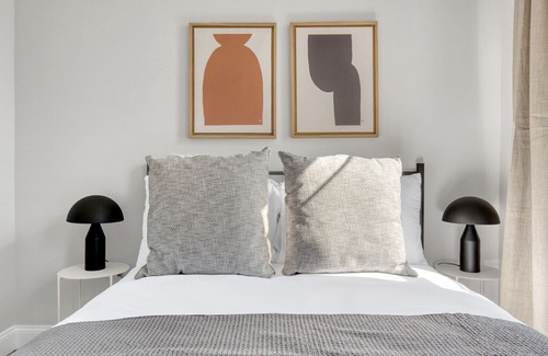 Alphabet City Apartment | Sleek East Village 2BR w/W/D, near great restaurants, by Blueground