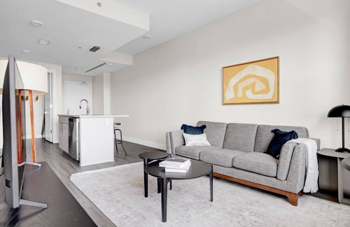 Five Points Apartment | Sleek Five Points 1BR w/ W/D, Gym & Roof Lounge, near RiNo, by Blueground