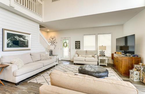 Syracuse House | Sleek Getaway on Lake Wawasee with Private Dock!