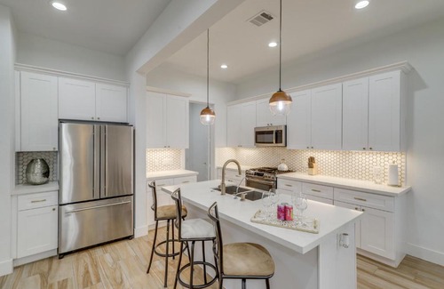 Garden Oaks House | Sleek Home with Screened Patio and Yard in Houston!