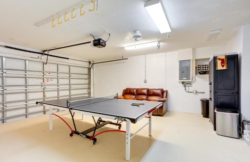 North Palm Beach Heights House | Sleek Jupiter Retreat with Lanai and Pool!