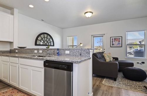 Nampa House | Sleek, Like-New, Sparkling Clean Townhome!