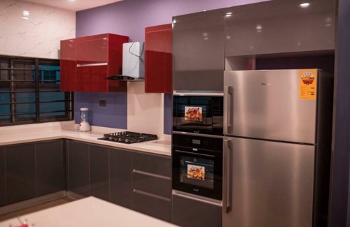 Kumasi House | Sleek Luxury 3-bedroom townhome in Kumasi with AC, WiFi