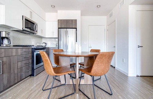 Milpitas Apartment | Sleek Milpitas 1BR w/Gym, Pool, walk to BART + Great Mall, by Blueground