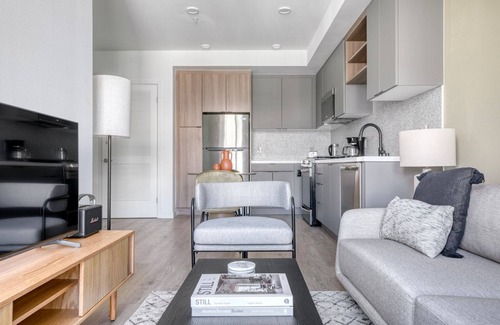 Mission Valley West Apartment | Sleek Mission Valley 1BR w/Gym, W/D & BBQ, nr shops, by Blueground