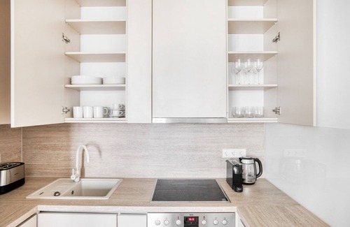 Tiergarten Apartment | Sleek Mitte 2BR near Potsdamer Platz & Nollendorfplatz, by Blueground