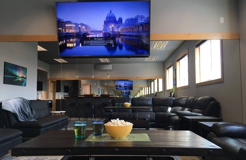 Newport Condo | Sleek, modern one bedroom apartment in the heart of Newport.