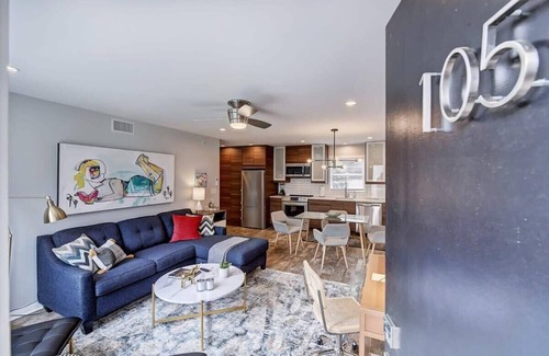 Charlotte Condo | Sleek Myers Park 1BR King Condo | Queens Rd