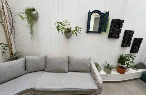 Gibraltar Apartment | Sleek Oasis in the Heart of Gibraltar - Sleeps 6