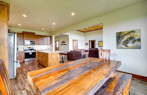 Red Lodge House | Sleek Red Lodge Home Rental w/Private Hot Tub!