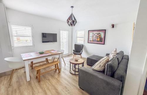 Swakopmund Apartment | Sleek Retro Modern Apartment City Centre