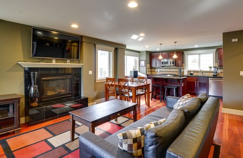 North Delridge House | Sleek Seattle Getaway ~ 3 Mi to Alki Beach!