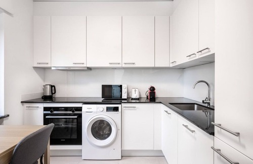 St. Johann Apartment | Sleek St. Johann 3 Room w/Storage & W/D, nr Local Market, by Blueground