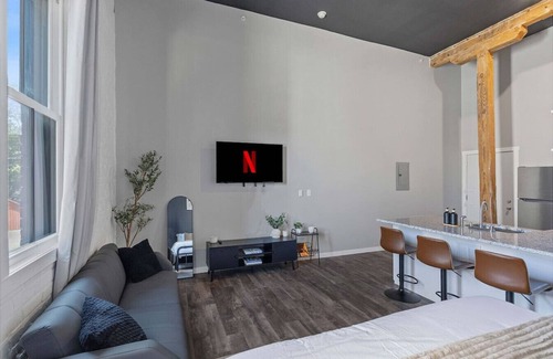 Downtown Dayton Apartment | Sleek Studio Getaway | Next to Dayton’s Best Spots