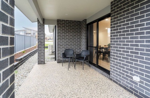 Shorewell Park House | Sleek & Stylish Family Retreat in Shorewell Park