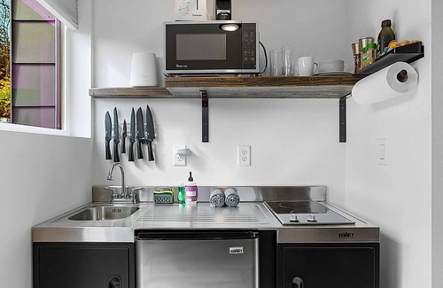 Columbia City Apartment | Sleek & Stylish Urban Loft