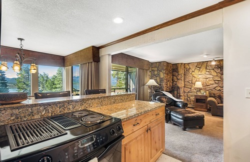 Dillon Condo | Sleek & unique mountain retreat w/breathtaking lake views, shared pool & hot tub