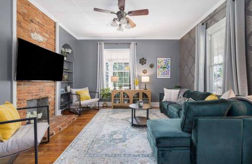 Bristol House | Sleep 10 * in this historic home in state streets