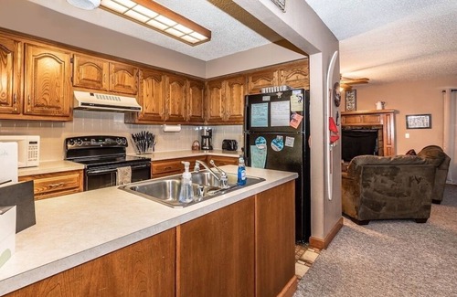 Holiday Island Condo | Sleep 11 comfortably, summer calendar booking fast! Walk to lake & marina!