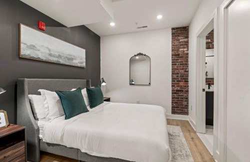 Old City Apartment | Sleep 3- Beautiful Unit- Walk Around in Old City