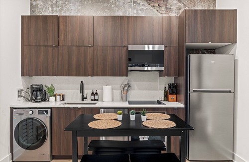 Center City Apartment | Sleep 3- Beautiful Unit- Walk Around in Old City