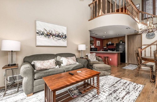 The Galena Territory House | Sleep 4 in cozy 2-bedroom, 2-bath townhouse