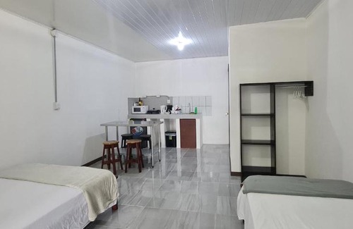 Siquirres Apartment | Sleep&Go! Cabina Familiar con 5 camas - Siquirres centro